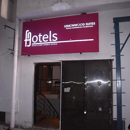 Lemonwood Suites By F9 Hotels - Trivoli Garden Chhatarpur Yeni Delhi Dış mekan fotoğraf