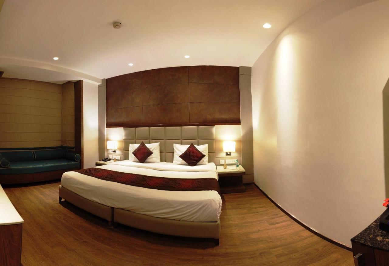 Lemonwood Suites By F9 Hotels - Trivoli Garden Chhatarpur Yeni Delhi Dış mekan fotoğraf