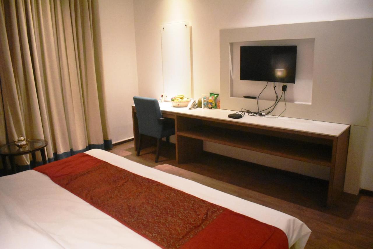 Lemonwood Suites By F9 Hotels - Trivoli Garden Chhatarpur Yeni Delhi Dış mekan fotoğraf