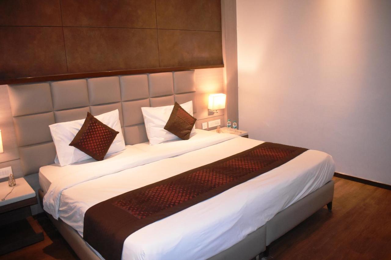 Lemonwood Suites By F9 Hotels - Trivoli Garden Chhatarpur Yeni Delhi Dış mekan fotoğraf