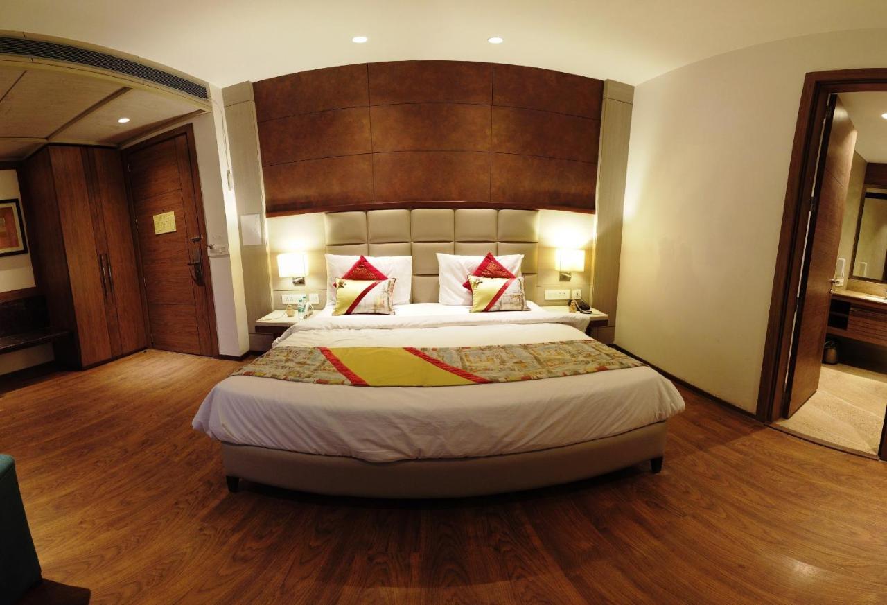 Lemonwood Suites By F9 Hotels - Trivoli Garden Chhatarpur Yeni Delhi Dış mekan fotoğraf