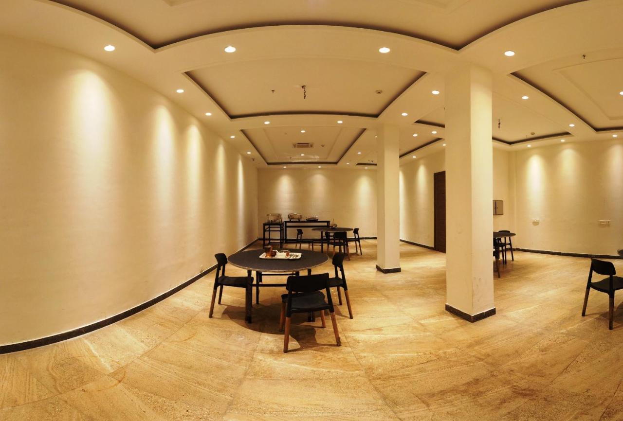 Lemonwood Suites By F9 Hotels - Trivoli Garden Chhatarpur Yeni Delhi Dış mekan fotoğraf