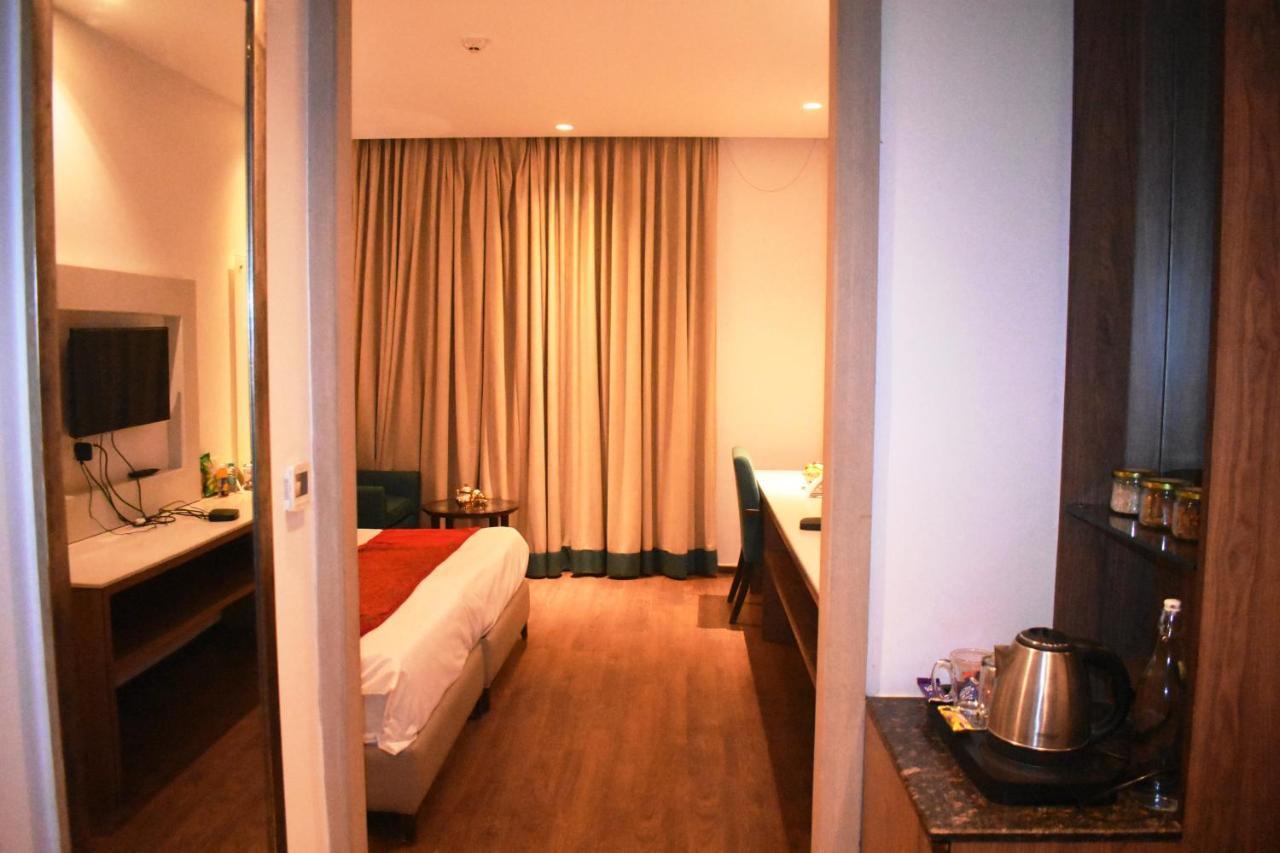 Lemonwood Suites By F9 Hotels - Trivoli Garden Chhatarpur Yeni Delhi Dış mekan fotoğraf