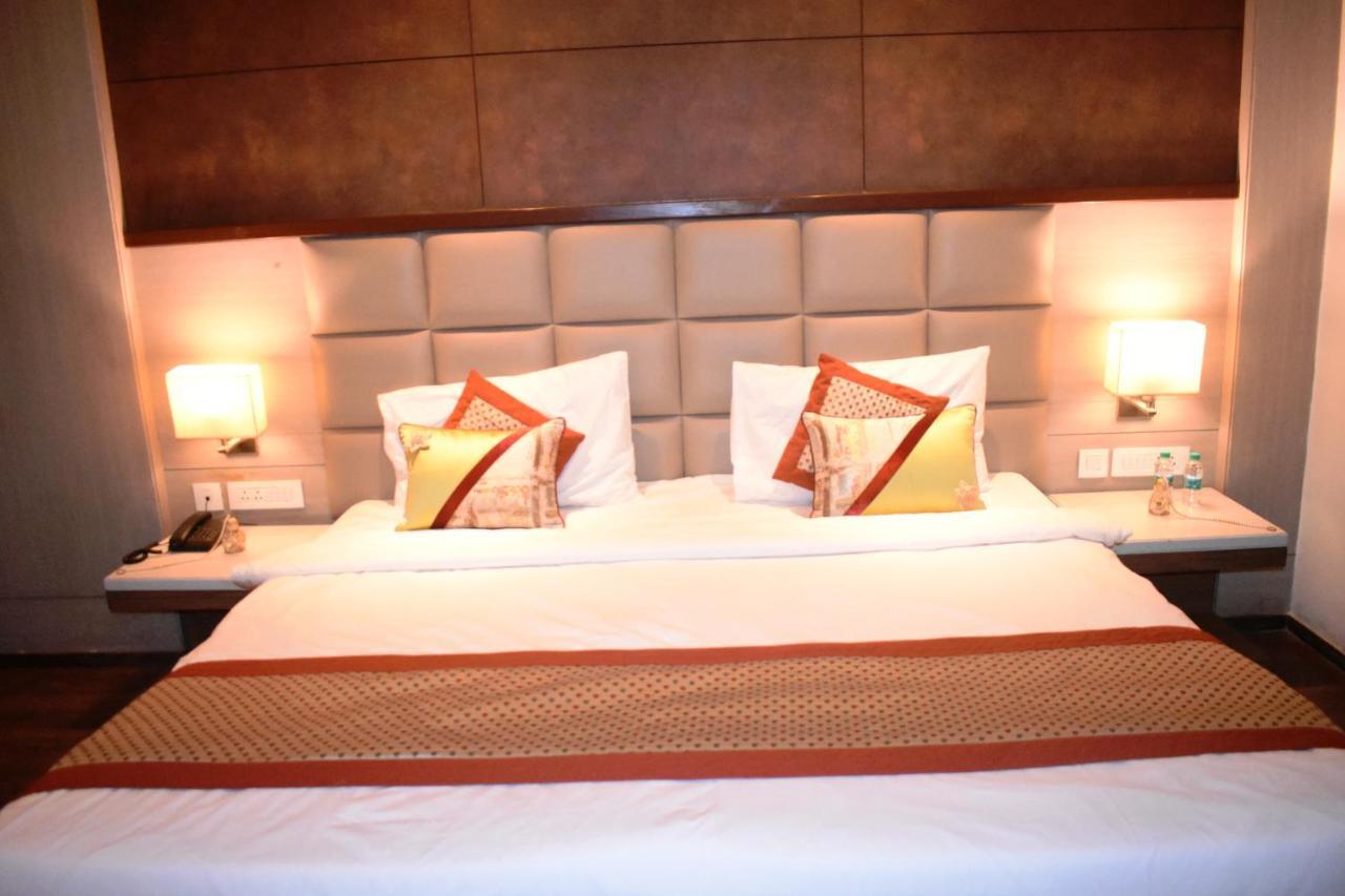 Lemonwood Suites By F9 Hotels - Trivoli Garden Chhatarpur Yeni Delhi Dış mekan fotoğraf