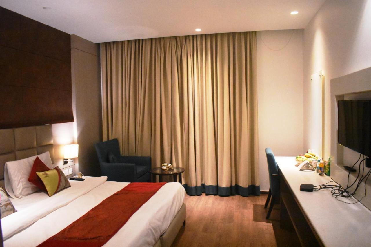 Lemonwood Suites By F9 Hotels - Trivoli Garden Chhatarpur Yeni Delhi Dış mekan fotoğraf