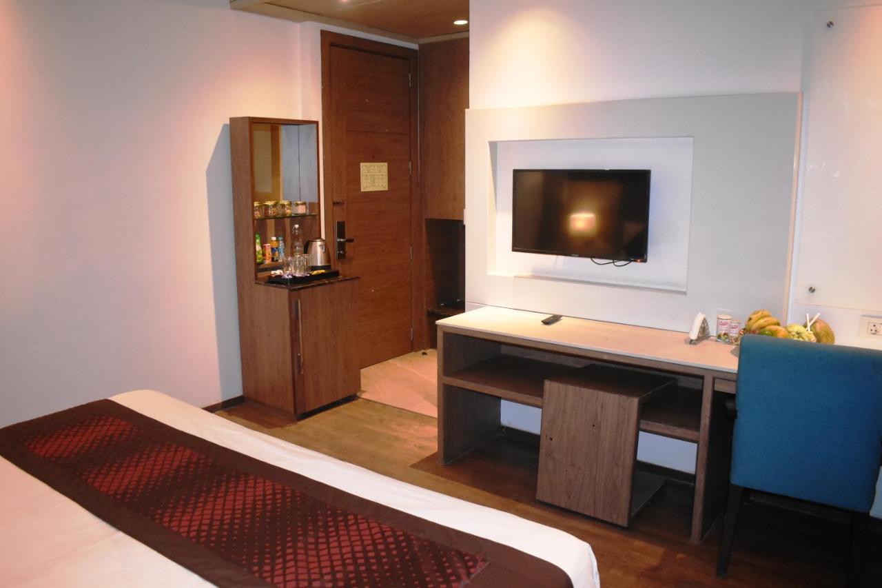 Lemonwood Suites By F9 Hotels - Trivoli Garden Chhatarpur Yeni Delhi Dış mekan fotoğraf